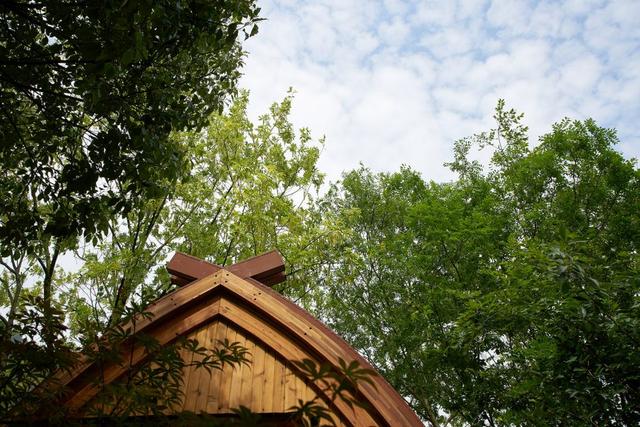 杭州富春江畔的船屋